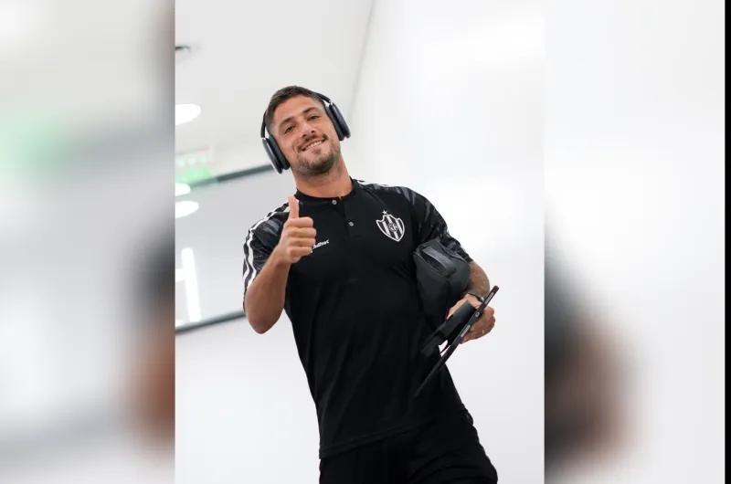 Lucas Abascia se despidió del Ferro: "Acá tienen un hincha más"