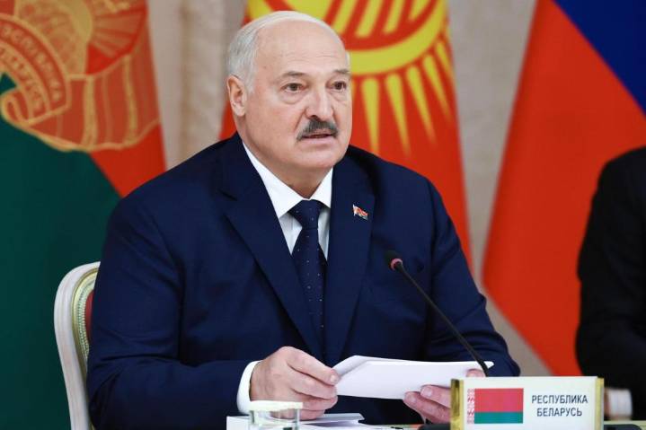 Belarus leader hosts US envoy as he seeks to improve his country’s ties with the West