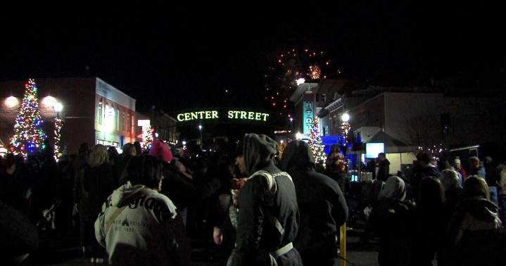 Center Street hosts third annual holiday celebration