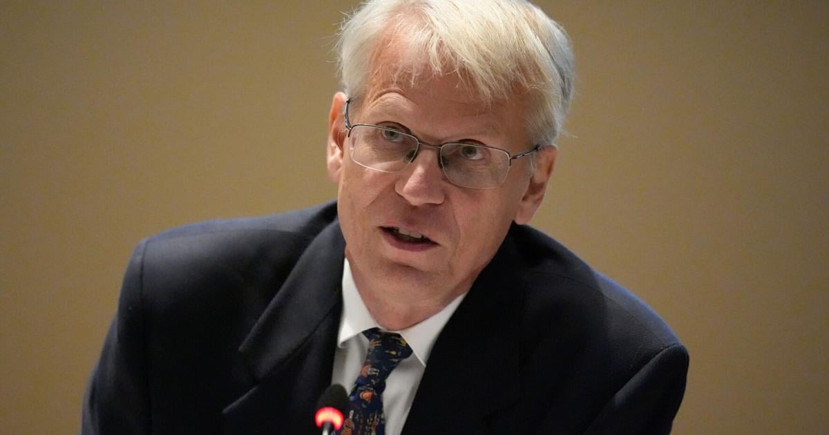 Chairman of vaccine committee leaves for new HHS job