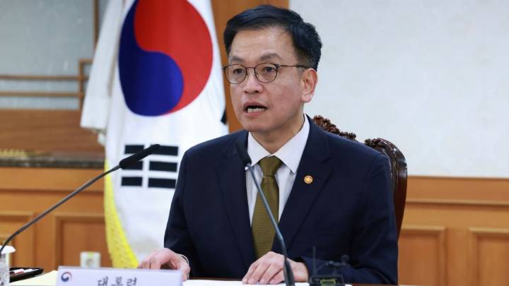Exlíder interino de Corea del Sur es acusado por imposición de ley marcial