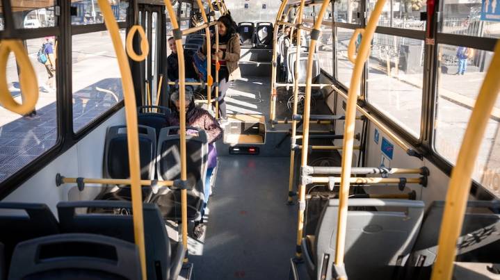 Sigue el paro de colectivos en el AMBA: cuáles son las 11 líneas que no circulan este 9 de diciembre