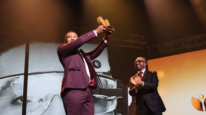 Huilense ganador en los Titanes Caracol por innovar en educación inclusiva