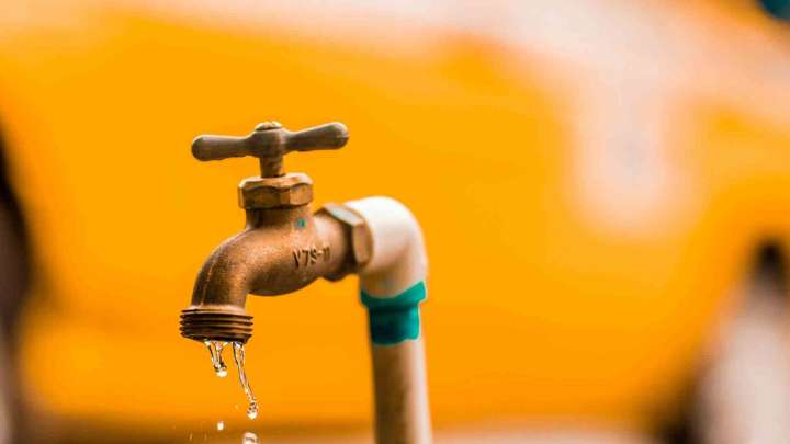 Suspensión de Agua Potable Afecta a Varias Colonias de Corregidora por Falla Eléctrica