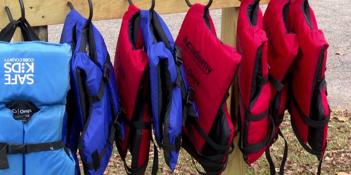 Richmond County deputy honored with life vest station after river rescue