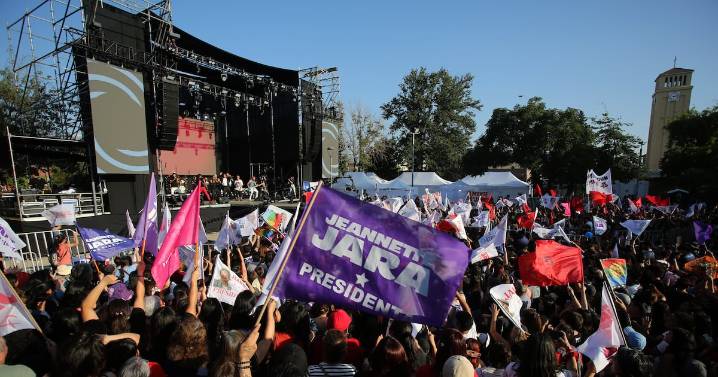 Jara cierra su campaña en la RM, alista puesta en escena para el 14-D y mantiene ofensiva en contra de Kast