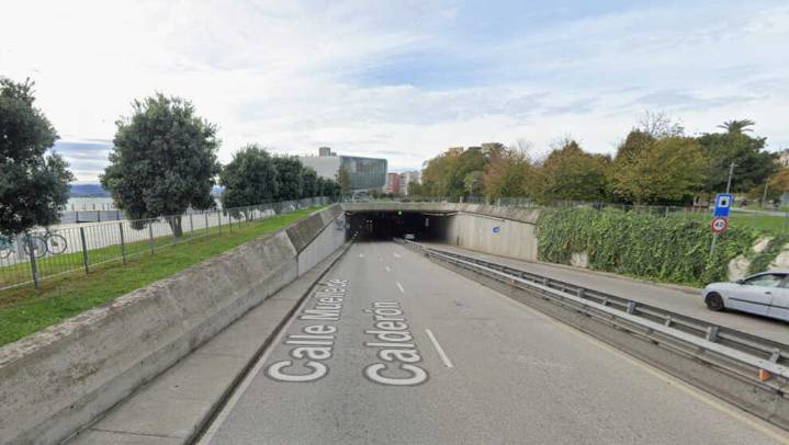 Triplica la tasa de alcohol y circula en sentido contrario por el túnel de los Jardines de Pereda