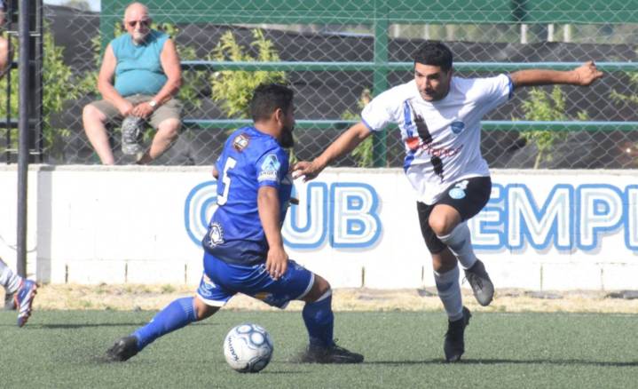 El CEC y Deportivo Roca mano a mano