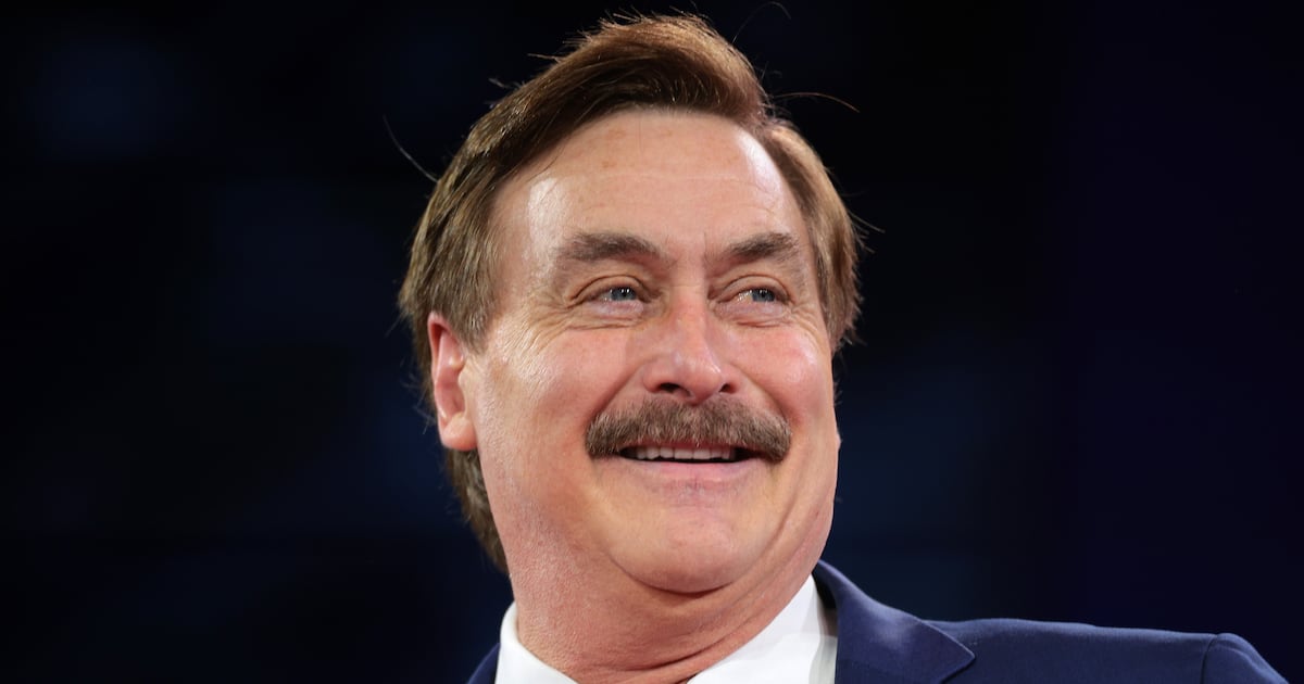 Trump Suck-Up MyPillow Guy Confirms Run for Minnesota Governor