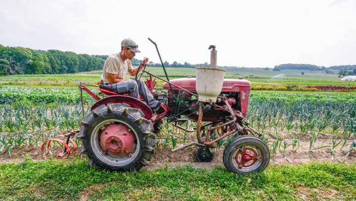Baldwin, Van Orden together introduce bill to support organic farmers