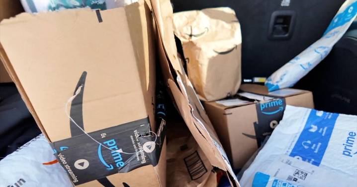 After arresting a delivery driver, police finish delivering dozens of packages