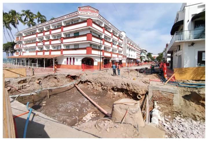 Munguía asegura lunes abren avenida frente al Parque Hidalgo y bachean colonia Emiliano Zapata