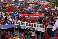 Brasileños protestan contra proyecto de ley que reduciría tiempo en prisión de Bolsonaro