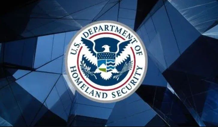 La insólita oferta de Cyber Monday de Trump para inmigrantes ilegales: “Vuele a casa gratis y llévese 1000 dólares de regalo”