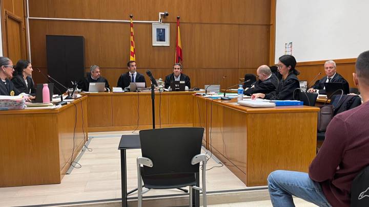 La Audiencia de Barcelona absuelve a los dos mossos implicados en un caso de drogas
