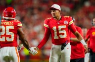 Chiefs vs Texans Inactives: Patrick Mahomes Suffers Double Blow, DeMeco Ryans’ Defense Dealt Quadruple Loses Patrick Mahomes misses two starters on offensive line as Texans go into the Chiefs matchup 