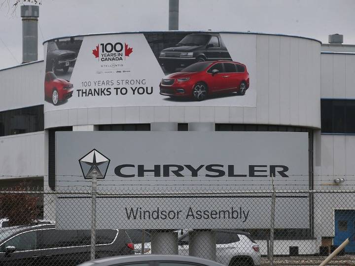 Canada sends Stellantis default notice after moving Jeep production to U.S.