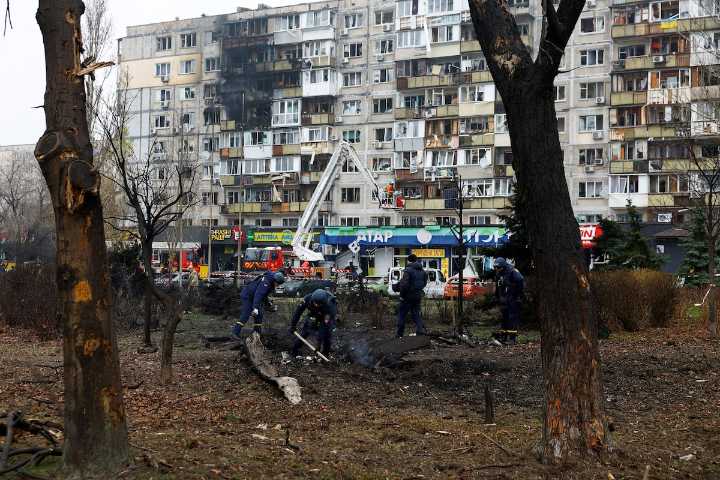 U.S. envoys Witkoff, Kushner to meet Putin, while Zelensky continues Europe visit