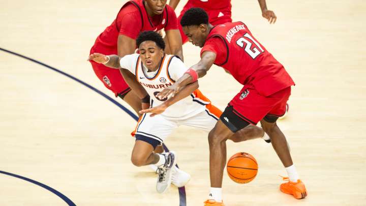 Auburn vs Arizona live updates: TV channel, start time