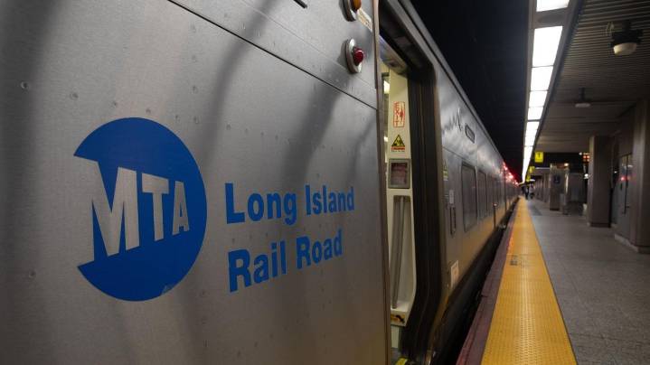 LIRR contract talks stall as strike deadline looms