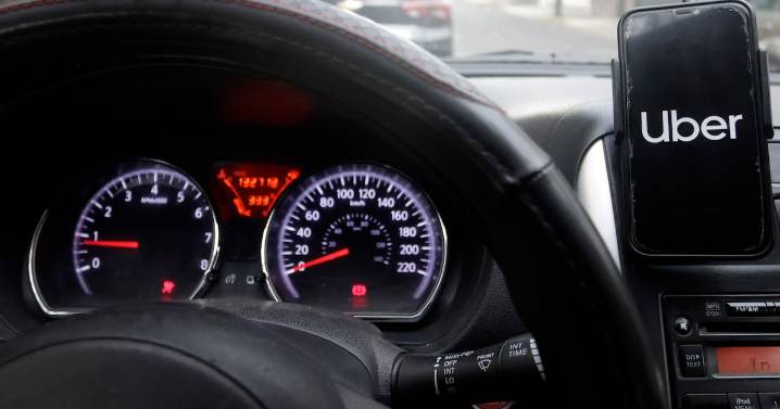 App de taxis busca evitar suspensión en Puebla; amparo frena renovación de contrato