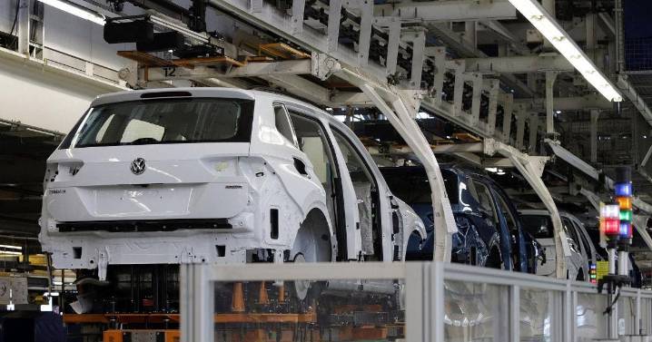 Producción de vehículos cae 1.46% entre enero y noviembre de 2025: Inegi