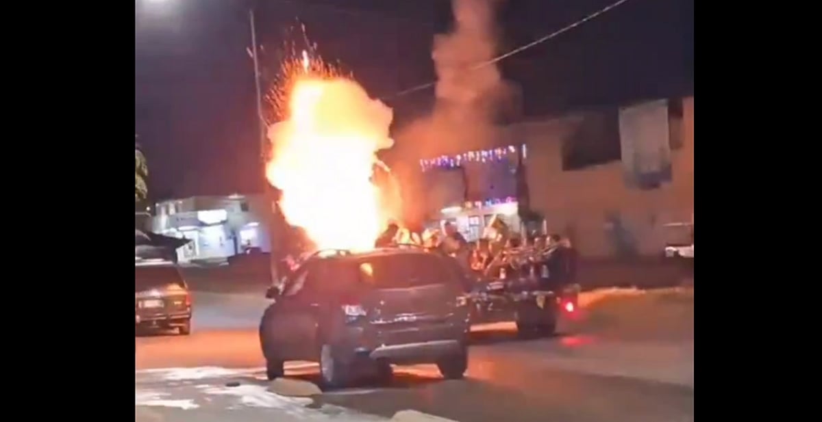 León: estalla camioneta con pirotecnia en caravana guadalupana; hay 9 heridos [VIDEO]