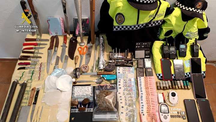 Detienen a seis personas de un clan familiar por traficar con droga desde 'narcopisos' en Medina Sidonia