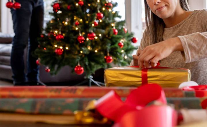 Mom Guilt-Trips Daughter After She Plans to Skip Christmas Due to 'Toxic' Sister