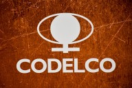 La relación extramarital entre altos gerentes de Codelco que terminó con una querella por violación y una millonaria demanda laboral