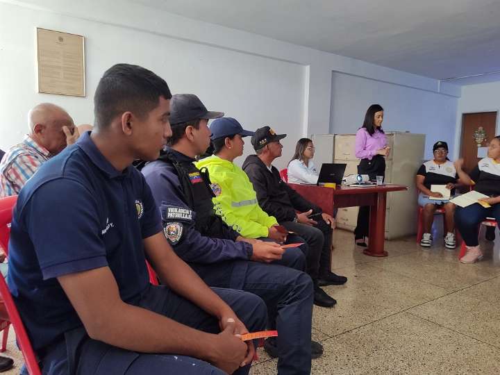 Funcionarios participaron en taller sobre prevención y abordaje de la violencia