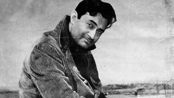 Dev Anand Loved This 20-Year-Old Actress, Wanted To Propose At Mumbai’s Taj, But A Raj Kapoor ‘Kiss’ Crashed His Plan