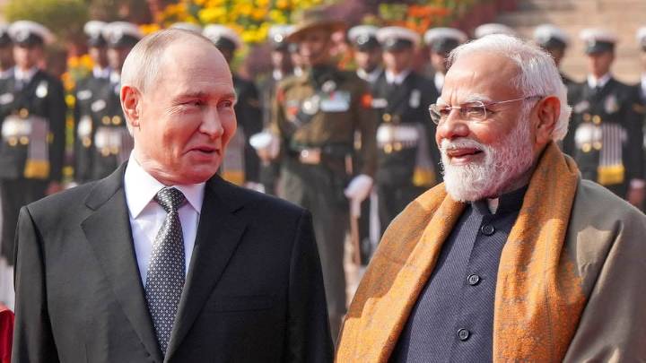 President Putin receives ceremonial welcome at Rashtrapati Bhavan