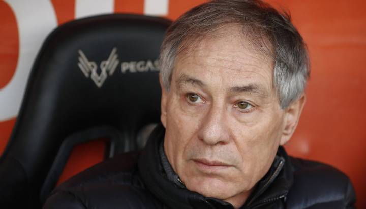 U. de Chile habría iniciado contactos con Ariel Holan para reemplazar a Gustavo Álvarez