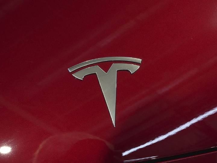 Man who allegedly set two Tesla vehicles ablaze charged with arson
