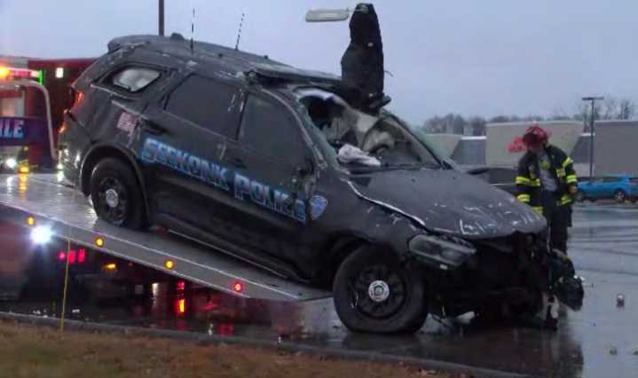 Seekonk police cruiser involved in crash