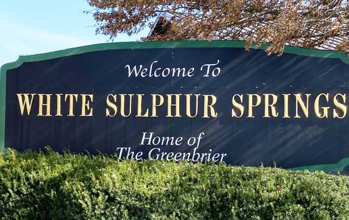 Revitalization Efforts, Lighting Contest Discussed at White Sulphur Springs Council Session