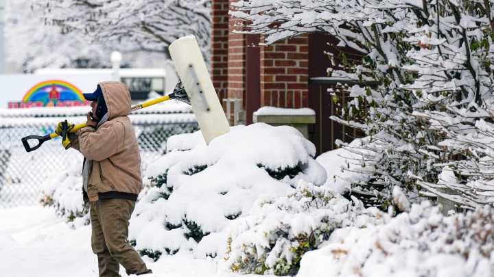Winter storm warning in eastern UP. See warnings, advisories