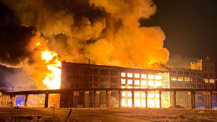 One person missing after massive St. Louis warehouse fire