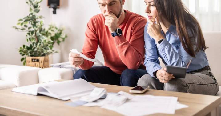 DWP issues update for 'legacy' claimants missing Universal Credit deadline