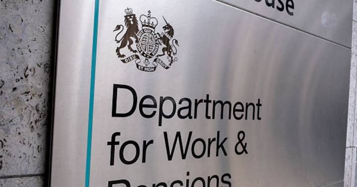 DWP bringing in rule change for seven benefits - including Universal Credit