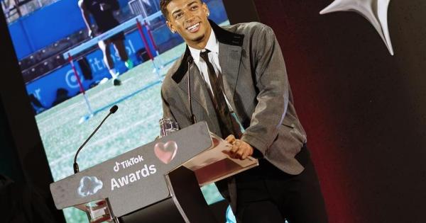 TikTok premia al mejor creador de contenido de Deportes del año y es mallorquín: así es Dani Castilla, vallista y con más de dos millones de seguidores