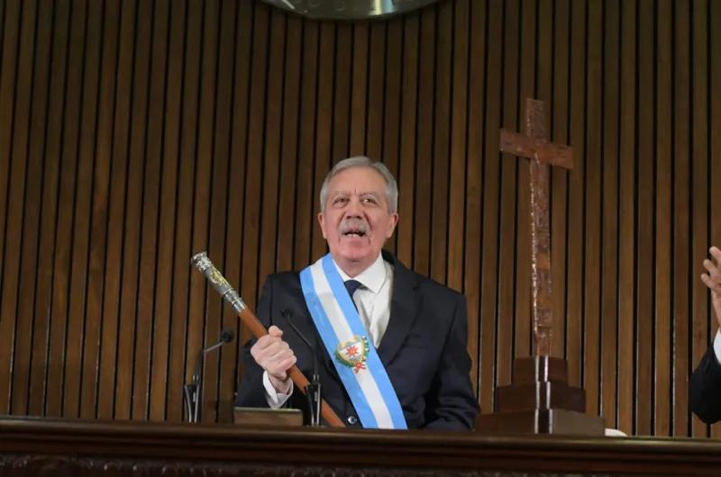 Elías Suárez juró como gobernador e inauguró un nuevo período de Gobierno