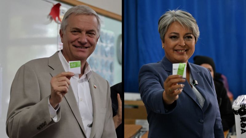 Candidatos a la presidencia de Chile votan en segunda vuelta