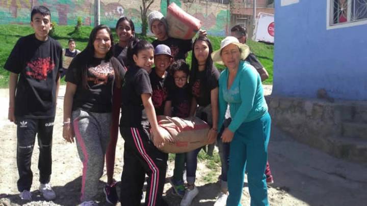 Luz Mary Herrera transforma Altos de Cazucá: La Fundación Semillas & Raíces gana el primer Titán Caracol para Soacha