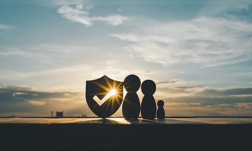 How to choose the right insurance for home-based care and household protection