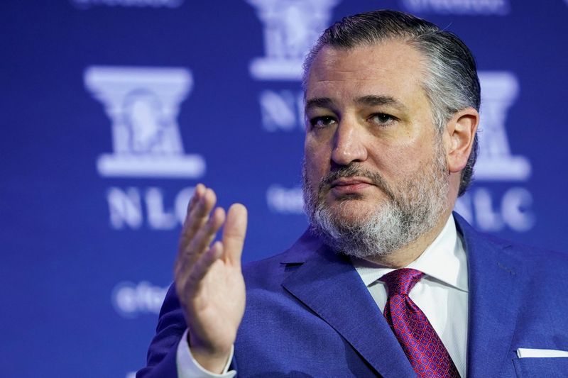 US lawmakers say military helicopter provision would make skies less safe