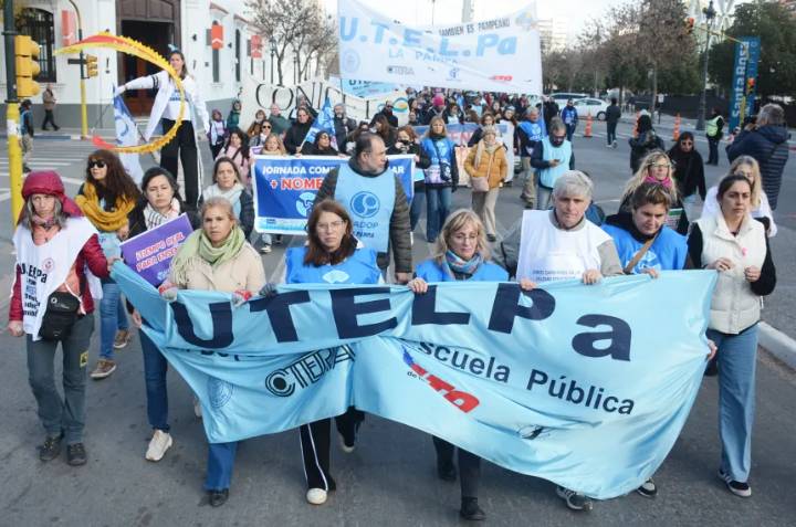 La UTELPa, con los tapones de punta contra la ministra de Educación