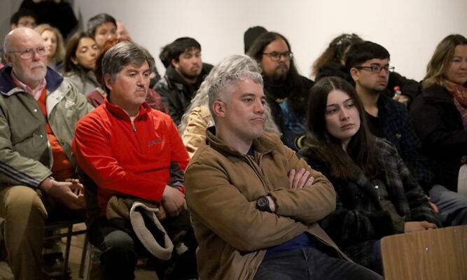 Charla de Premio Nacional de Literatura 2025 Ramón Díaz Eterovic