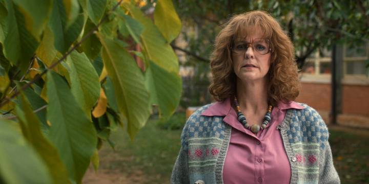 Cele|bitchy | The Duffer Brothers cast their high school drama teacher in Stranger Things season 5